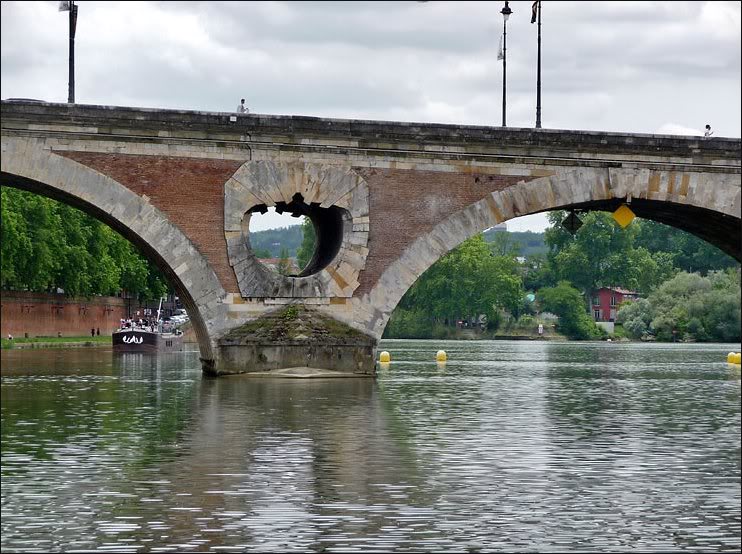 The Pont Neuf over the Garonne
